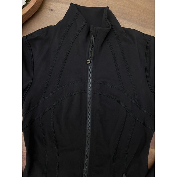 EUC Lululemon Define Jacket Kate Middleton Zip Front Size 4 - Picture 3 of 9